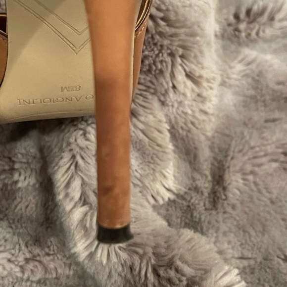 Enzo Angiolini (8 1/2) tan strappy heels - Picture 8 of 8